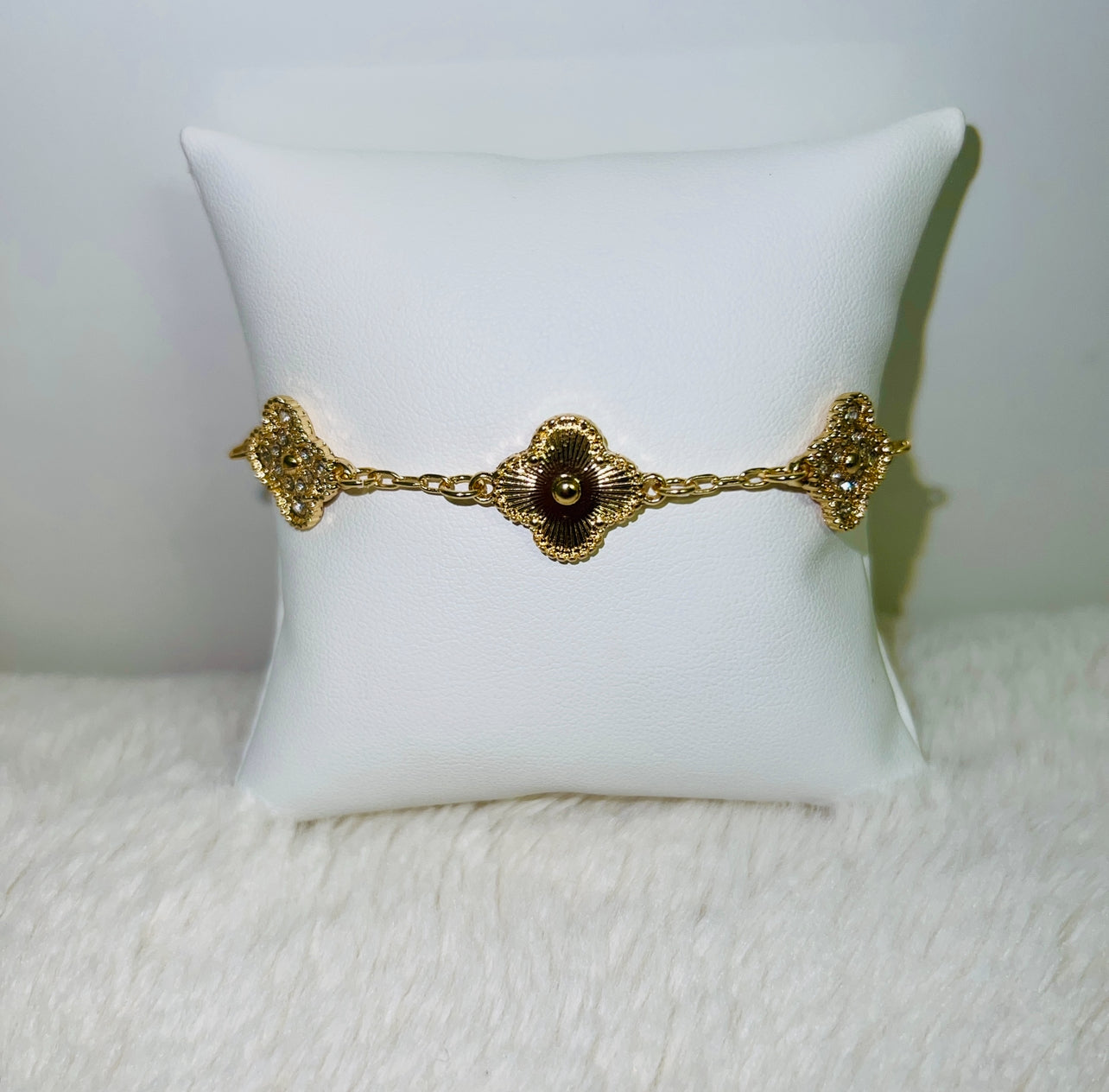 Golden Sparkle Clover Bracelet