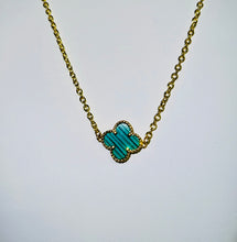 Load image into Gallery viewer, Clover Necklace