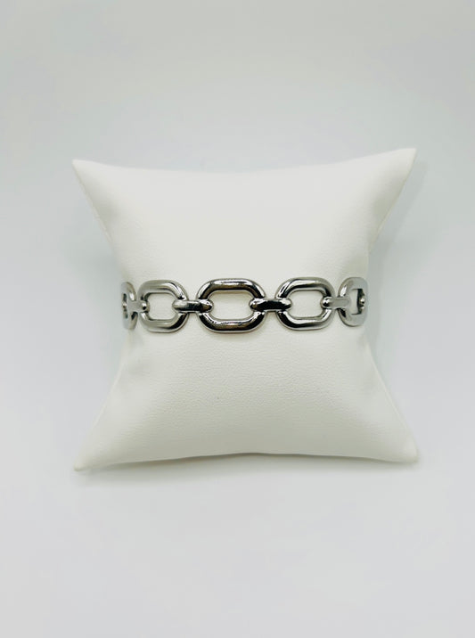 She’s Open Link Bangle Bracelet