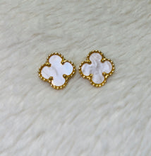 Load image into Gallery viewer, Clover Color Earrings